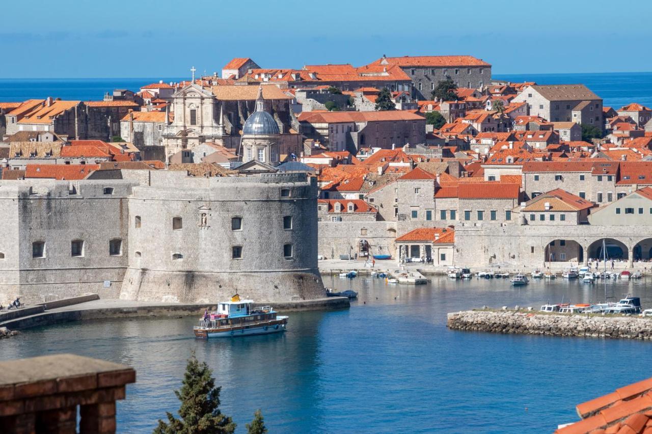 Sunset Over The Dubrovnik'S Old Town المظهر الخارجي الصورة