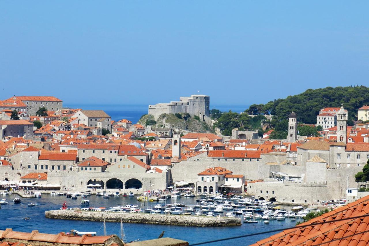 Sunset Over The Dubrovnik'S Old Town المظهر الخارجي الصورة
