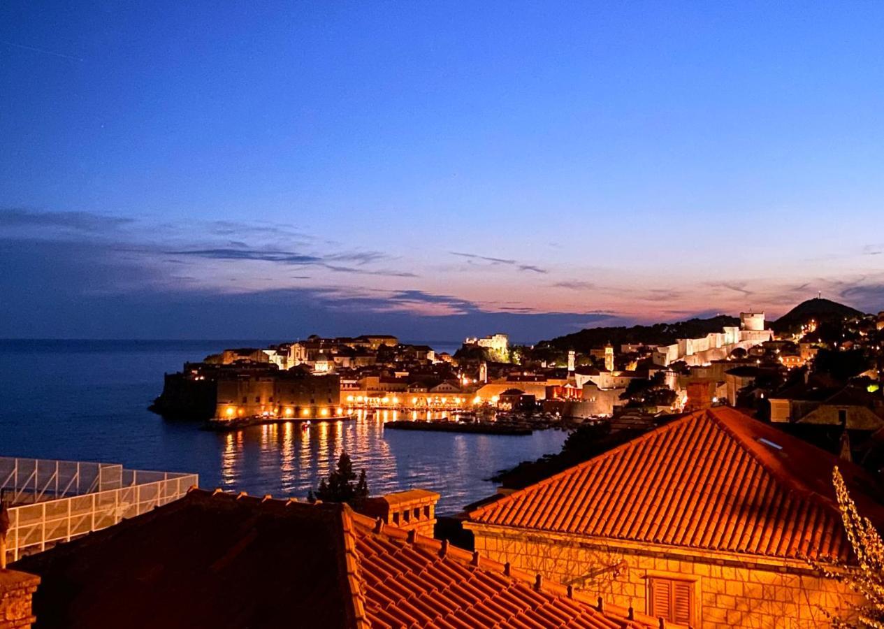 Sunset Over The Dubrovnik'S Old Town المظهر الخارجي الصورة